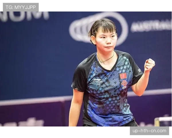 何卓佳赛场像战神，下了场拎着菜篮子算小票那表情，笑死人