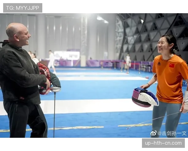 孙一文训练完直接啃鸡腿？这反差谁看了不迷糊