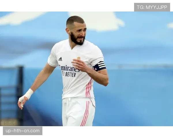 本泽马后期得分集中化与哈兰德多点参与的进攻模式分化